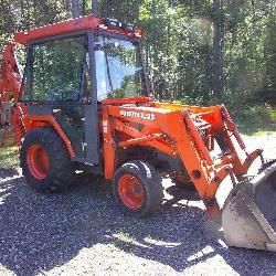 Kubota L35 tractor, backhoe