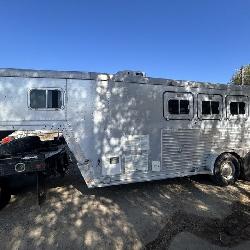 1992 Featherlite 3 Horse Trailer with Living Quarters, VIN