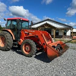 Kubota Tractor with Loader