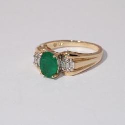 14kt yellow gold Emerald & Diamond Ring with