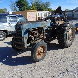 1959 Ford 871N tractor