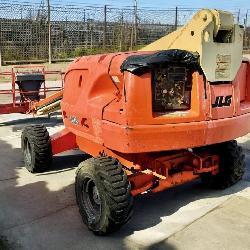 JLG 400S manlift