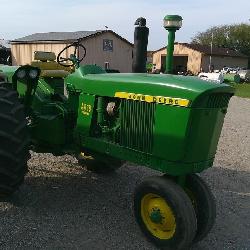 John Deere 3010 Tractor