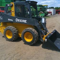 John Deere 324G Skid Steer