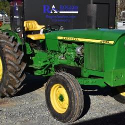 John Deere 2020 Tractor