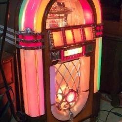 Wurlitzer Jukebox model 1015 circa 1946