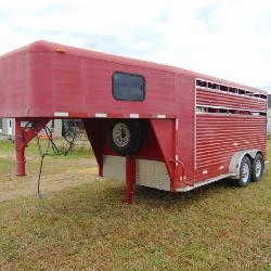 2004 Featherlite horse trailer