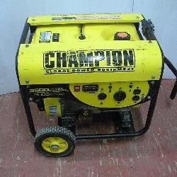 CHAMPION 3500W GAS POWERED GENERATOR  - STARTS