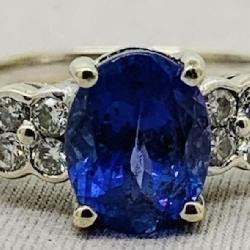 14KT WHITE GOLD 1.65CT TANZANITE & .40CT DIAMOND