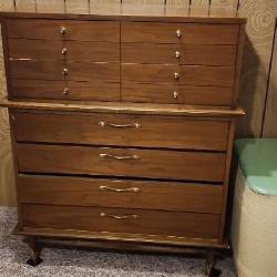 36 x 18 x 44.4 MCM Dresser