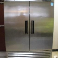 BERG DOUBLE DOOR REFRIGERATOR  110V