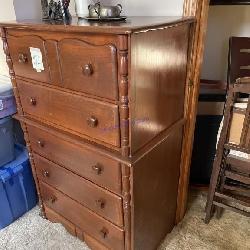 Five drawer bedroom chest and contents