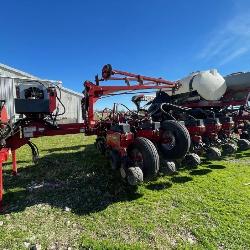 Case IH 1250 16-row Planter