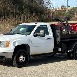 Lot #84 UM# 2255 2011 GMC Sierra 3500HD 4x4 Dump Truck- 29K Miles