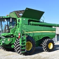 2014 John Deere S680 Combine, 2,389 Eng. hrs. 1,459 Sep. Hrs.