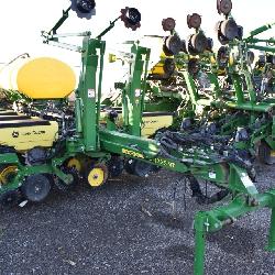 2017 John Deere 1775NT, 12 rows, 30 inch spacing, flex frame, 