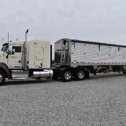 2013 Kenworth T660, 1,114,475 miles, 18 speed, 3.36 rear ends,