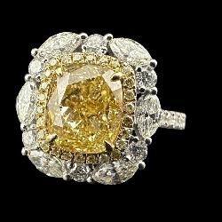 18K NATURAL YELLOW DIAMOND AND DIAMOND RING