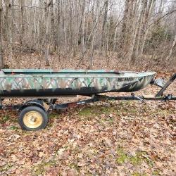 10 FT ALUMINUM FISHING BOAT AND TRAILER