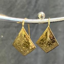 14KT Yellow Gold Kite Shaped Drop Earrings