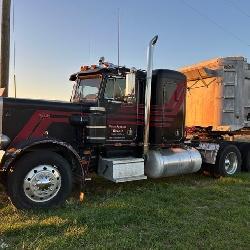 1984 PETERBILT 359 SLEEPER TRUCK