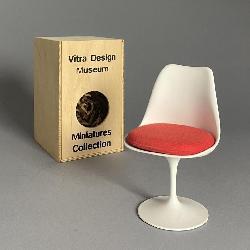 Vitra Design Museum Miniature Saarinen Tulip Chair