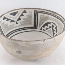 Anasazi Black and White Pot.