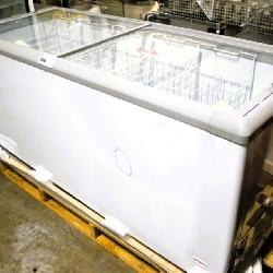 NEW SCRATCH AND DENT MASTER-BILT 71IN. SELF CONTAINED SLIDE-TOP CHEST FREEZER