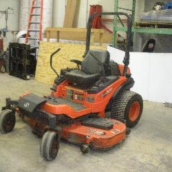 KUBOTA ZD331 ZERO TURN LAWN TRACTOR 733 HOURS