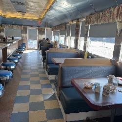 Booth rows & Diner stools