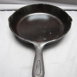 Vintage Cast Iron Griswold #8 Frying Pan