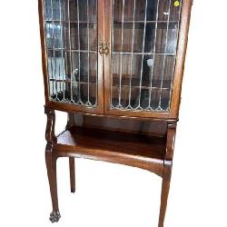 LEADED GLASS MAHOGANY 2 DOOR CURIO