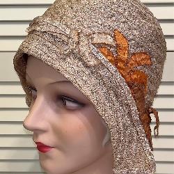 vintage 1920's gold thread and silk cloche hat