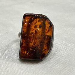 ï¿½Dï¿½ Shaped Sterling Silver & Baltic Amber Ring