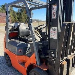 oyota Propane Powered Fork Lift- Model 7FGCU25