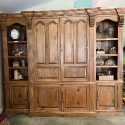 Entertainment cabinet