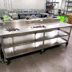 8FT STAINLESS STEEL TABLE - 28IN DEEP
