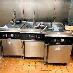 2019 GILES AUTO-LIFT FRYER 