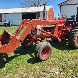 Lot #4 1967 International 706 WF Gas Tractor