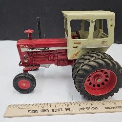 Advertising International Farmall #1456 DieCast9