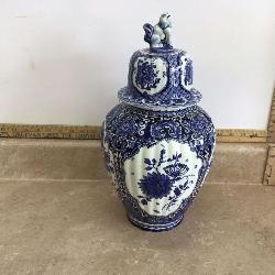 Royal Sphinx Delfts urn with lid chipped base