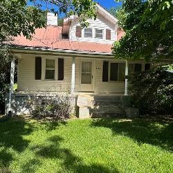 Farm House  2 + AC.