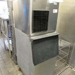 Hoshizaki F-450mah 450lb Self-contained Ice Flaker With Bin