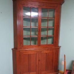 Corner kitchen cupboard
