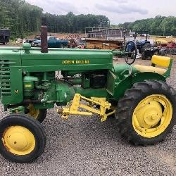 JOHN DEERE M TRACTOR