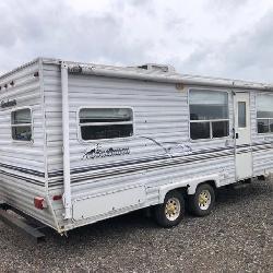 COACHMEN CAMPER TRAILER