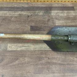 VINTAGE ARMY ENTRECHING TOOL