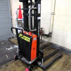 2021 Noblelift Spn22-98 2200lb Semi-electric Stacker