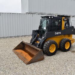 2022 Deere 324G Enclosed Cab 570hrs