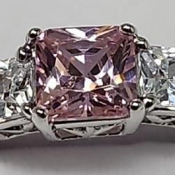 Princess cut 1.5 ct pink and white topaz. Size 7